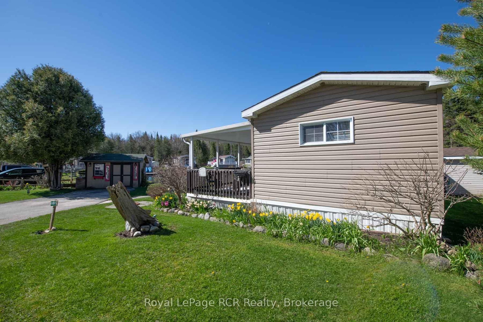 61 LAKESIDE Street • Wellington North, ON photo 14