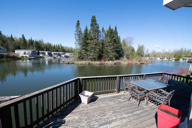61 LAKESIDE Street