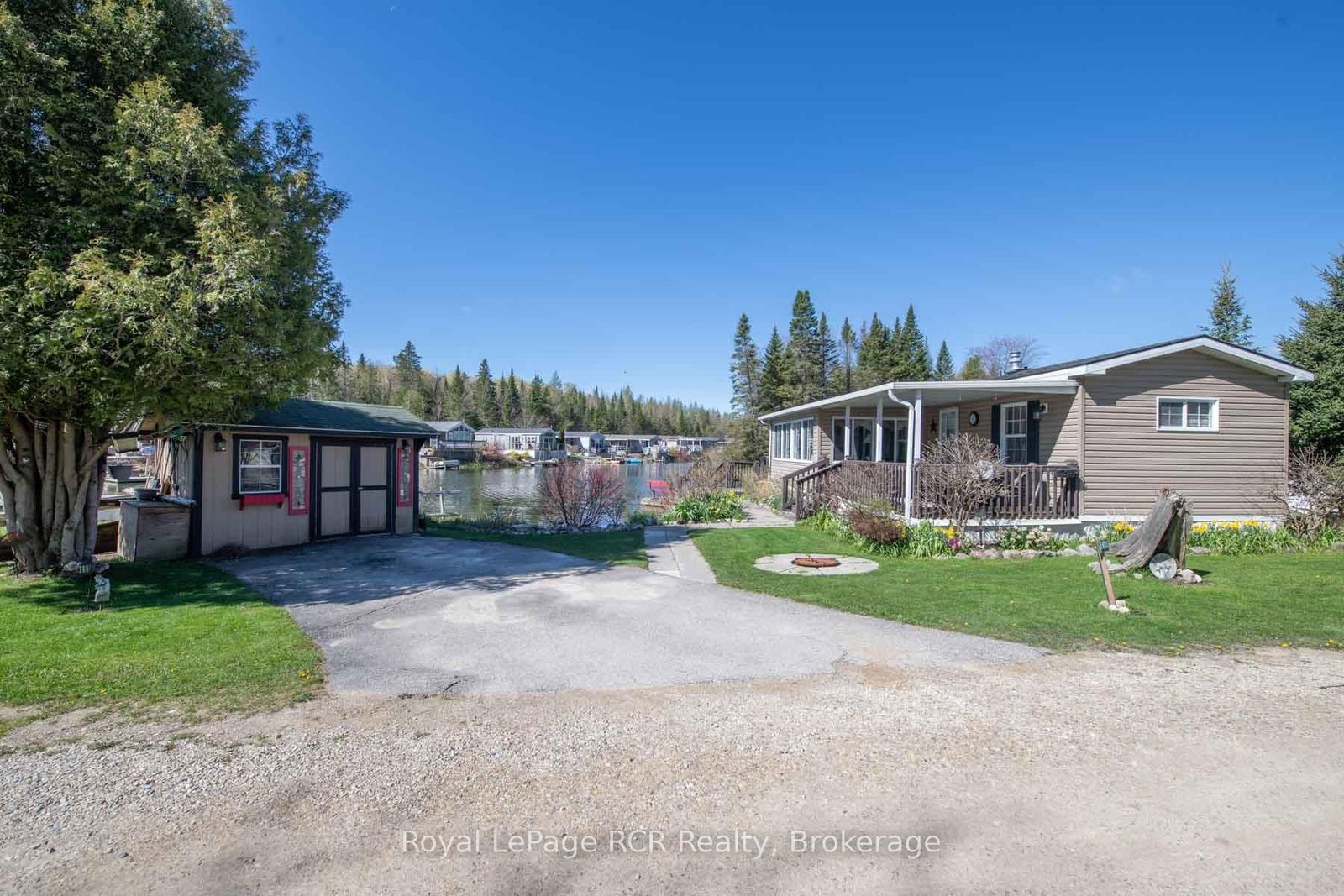 61 LAKESIDE Street • Wellington North, ON photo 6