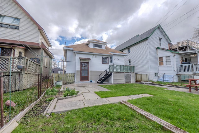 137 Second Avenue E