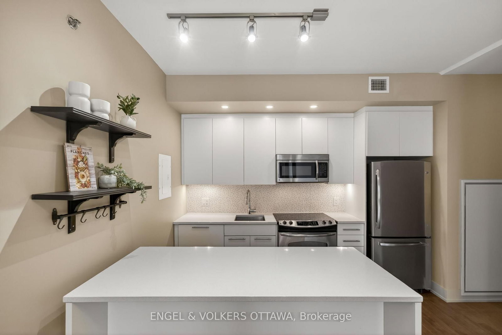 108 RICHMOND Road, Unit 507 - Photo 9