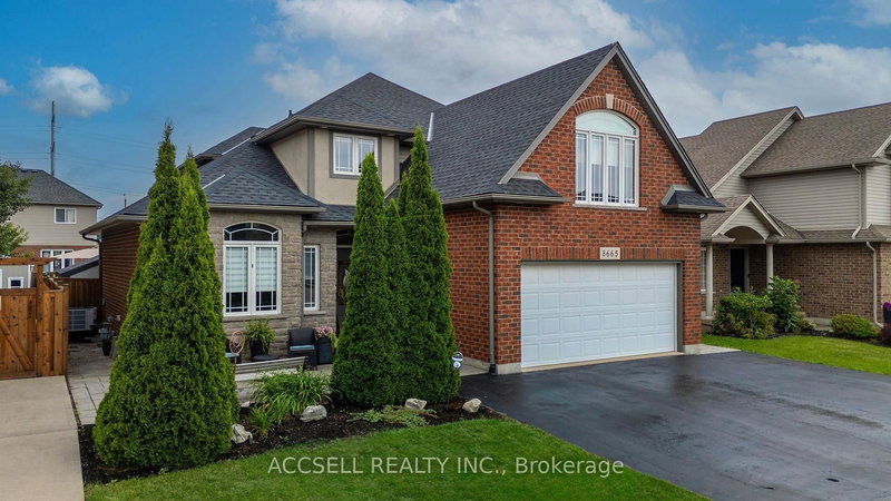 8665 Westport Dr, Niagara Falls, Ontario