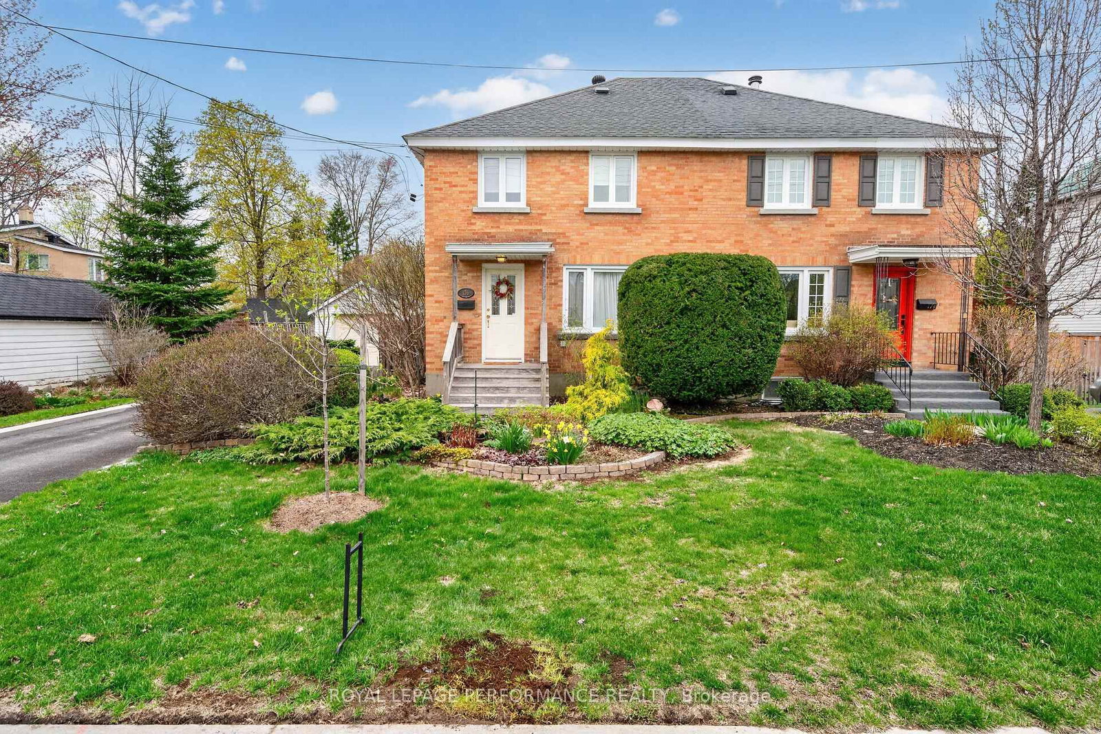 176 Compton Avenue - Photo 2