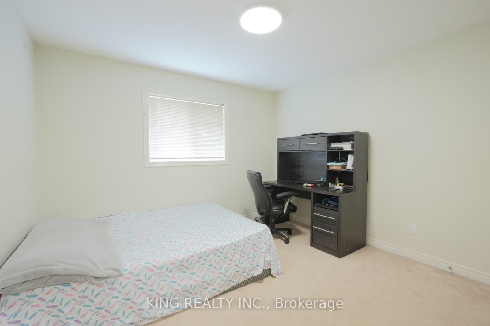 120 REDWOOD Court • Welland, ON photo 13