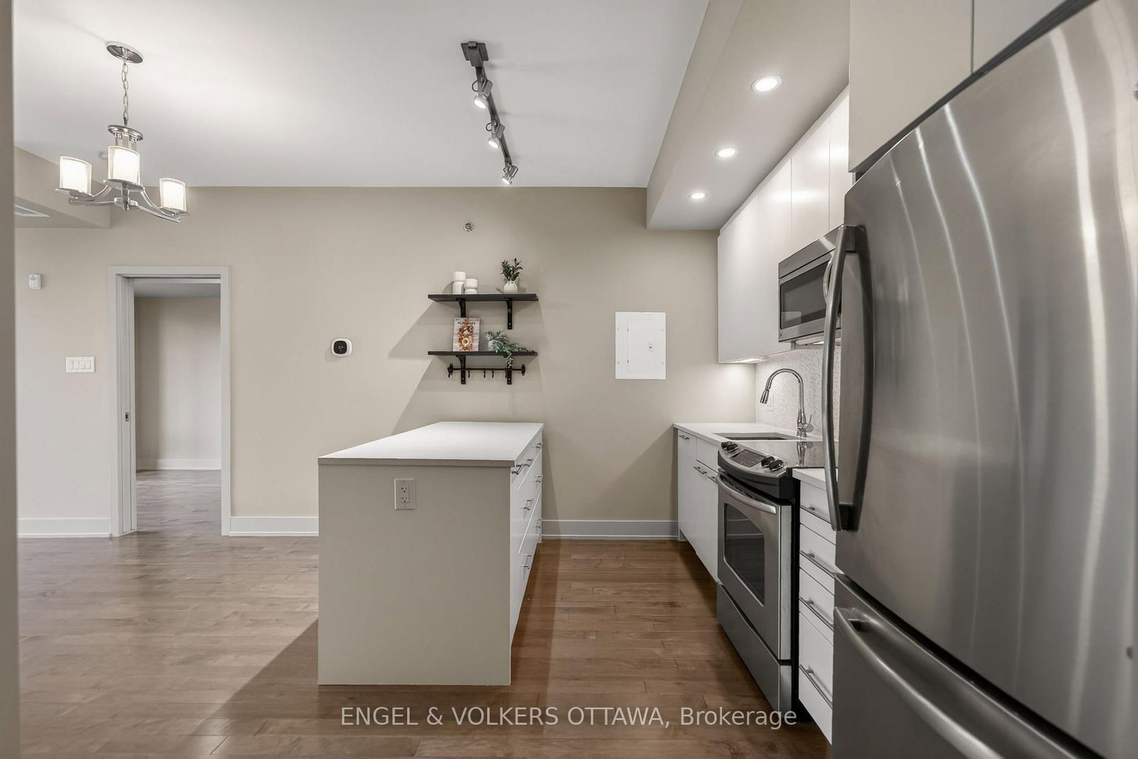 108 Richmond Road, Unit 507 - Photo 6