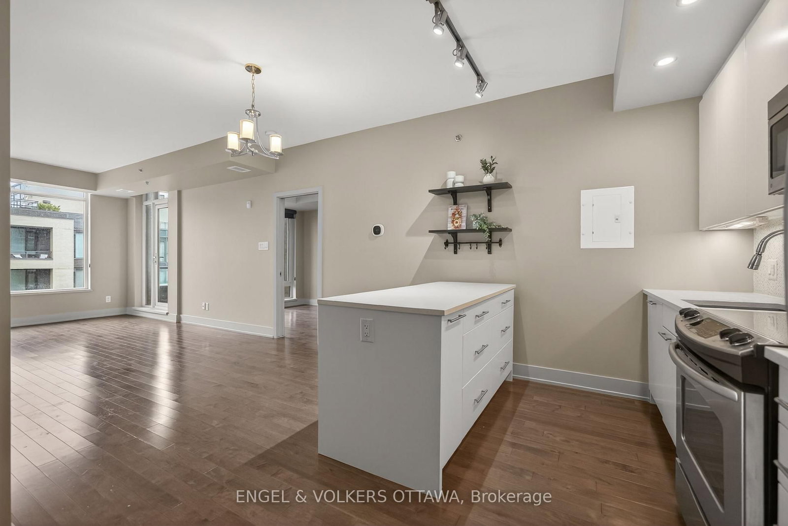 108 Richmond Road, Unit 507 - Photo 9