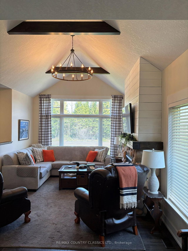 32 Bancroft Ridge Drive