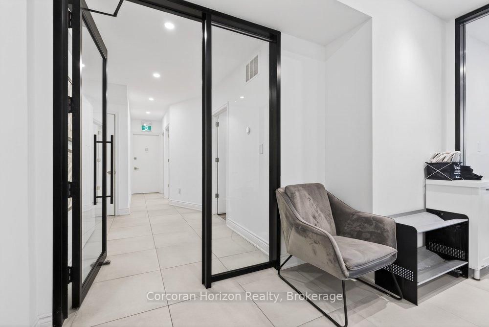 136 Young Street, Unit Full - Photo 11