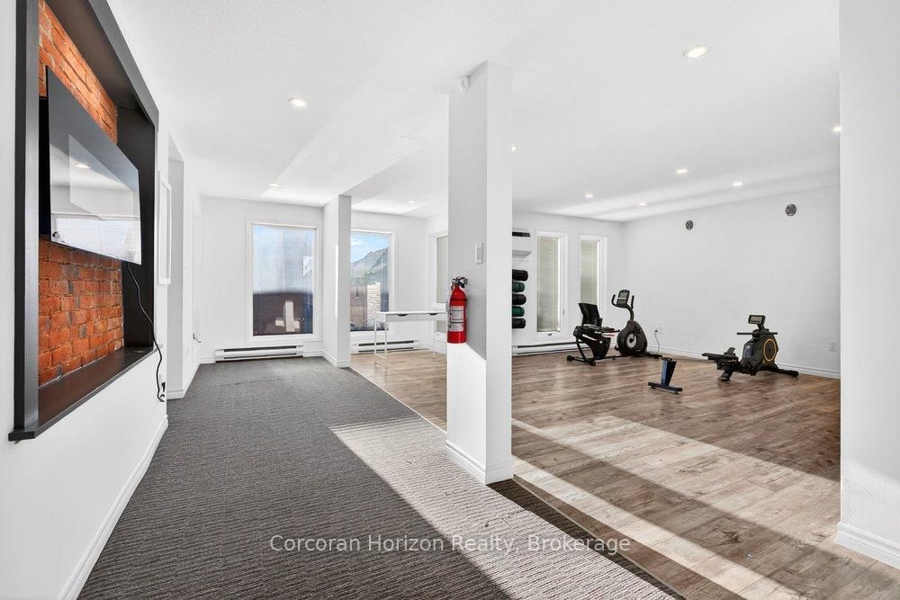 136 Young Street, Unit Full - Photo 35