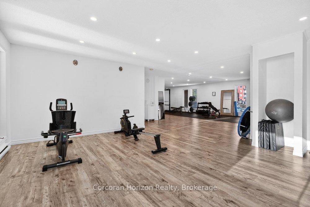 136 Young Street, Unit Full - Photo 36