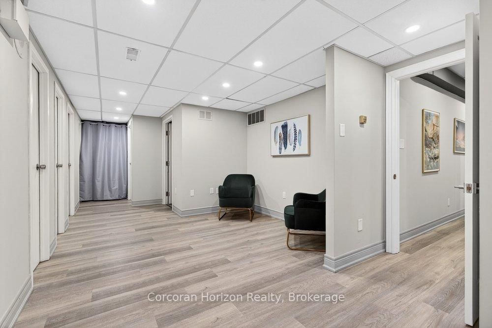 136 Young Street, Unit Full - Photo 42