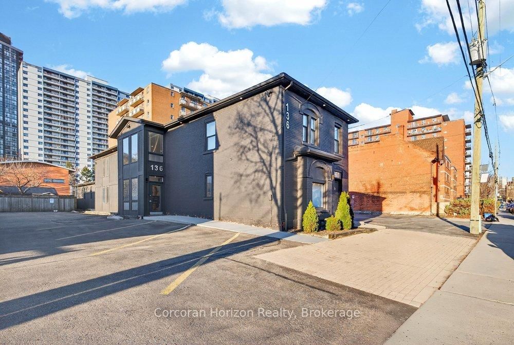 136 Young Street, Unit Full - Photo 48