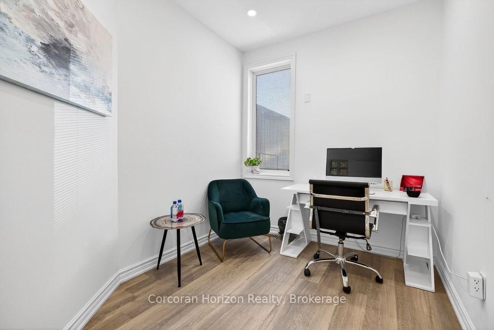 136 Young Street, Unit Full - Photo 9