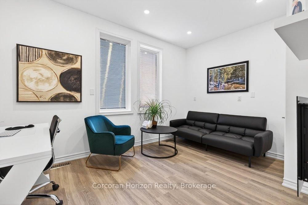136 Young Street, Unit Full - Photo 10