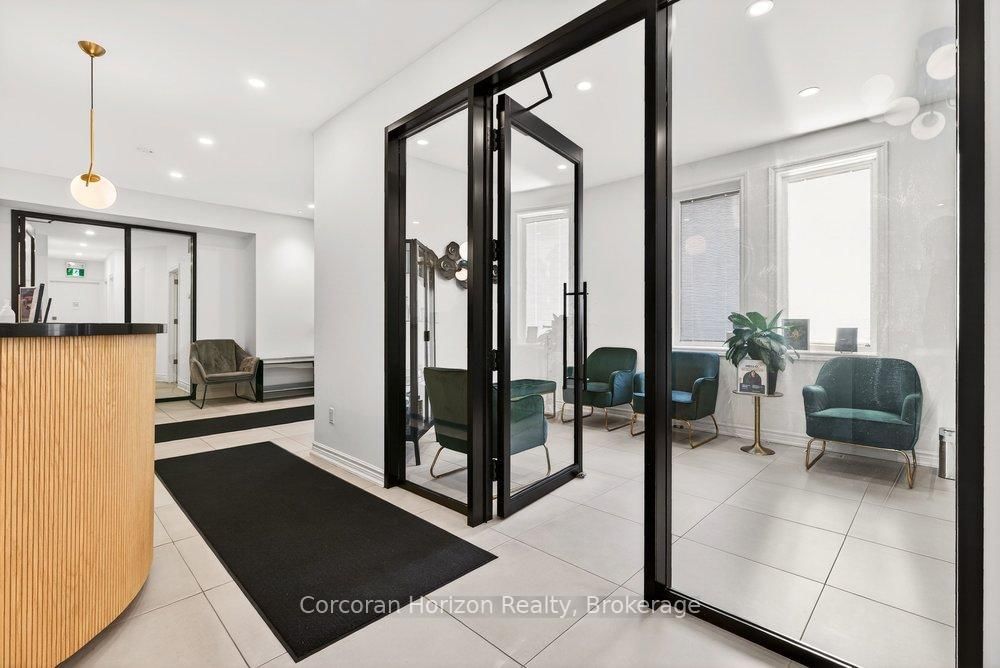 136 Young Street, Unit Full - Photo 5