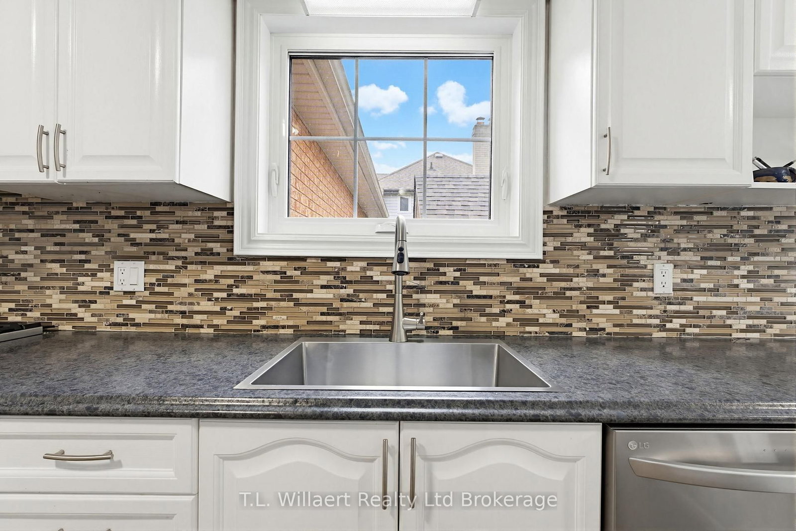 10 Woodside Drive • Tillsonburg, ON photo 17