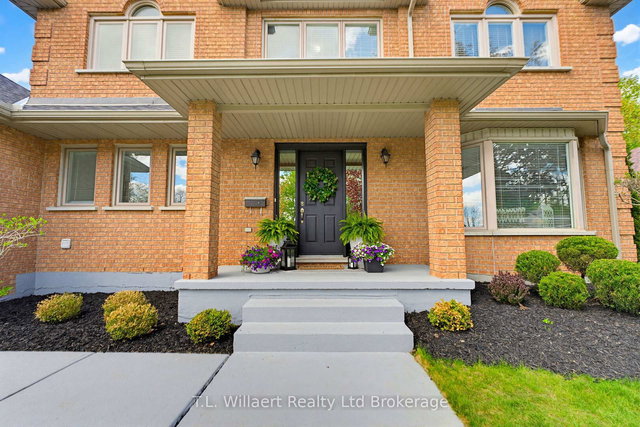 10 Woodside Drive