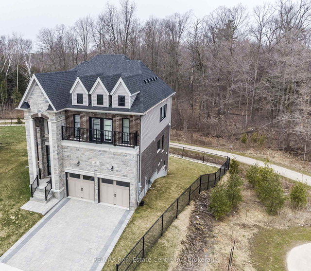 143 Ambrous Crescent E