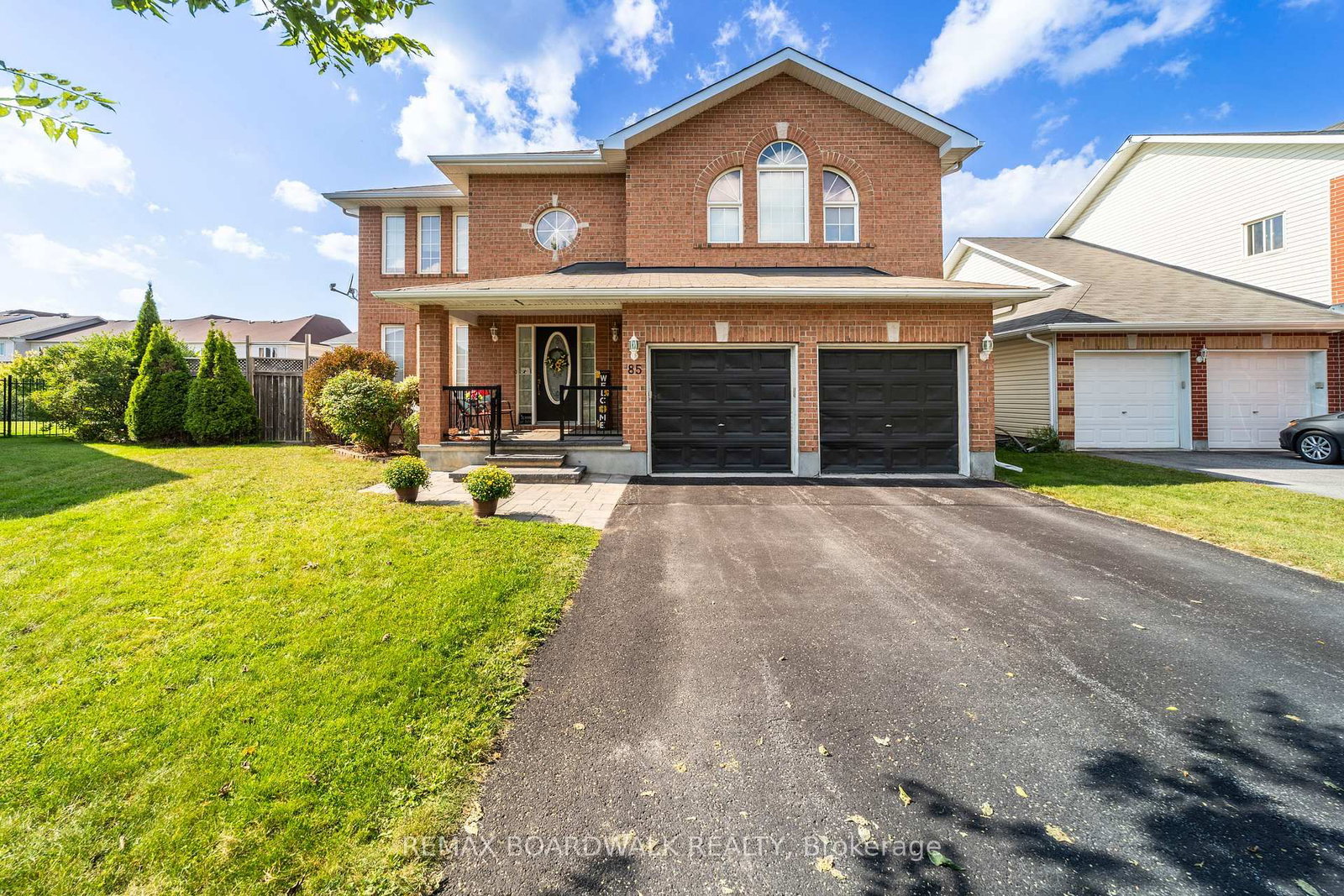 85 Woliston Crescent