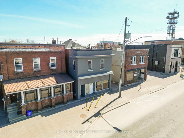 340 Mcintyre Street W