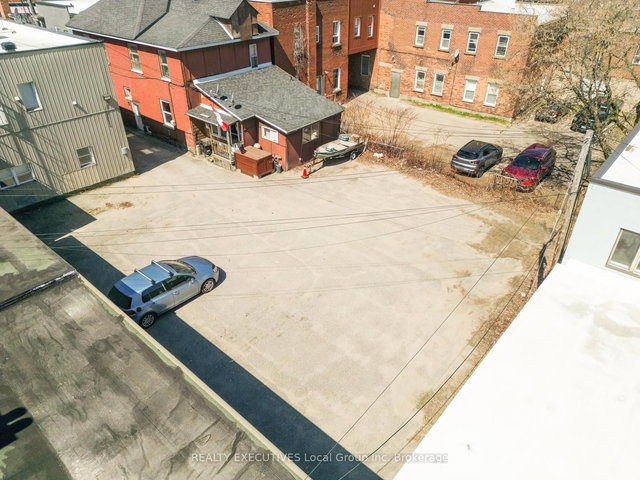 340 Mcintyre Street W