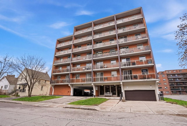 303 - 30 Summit Avenue