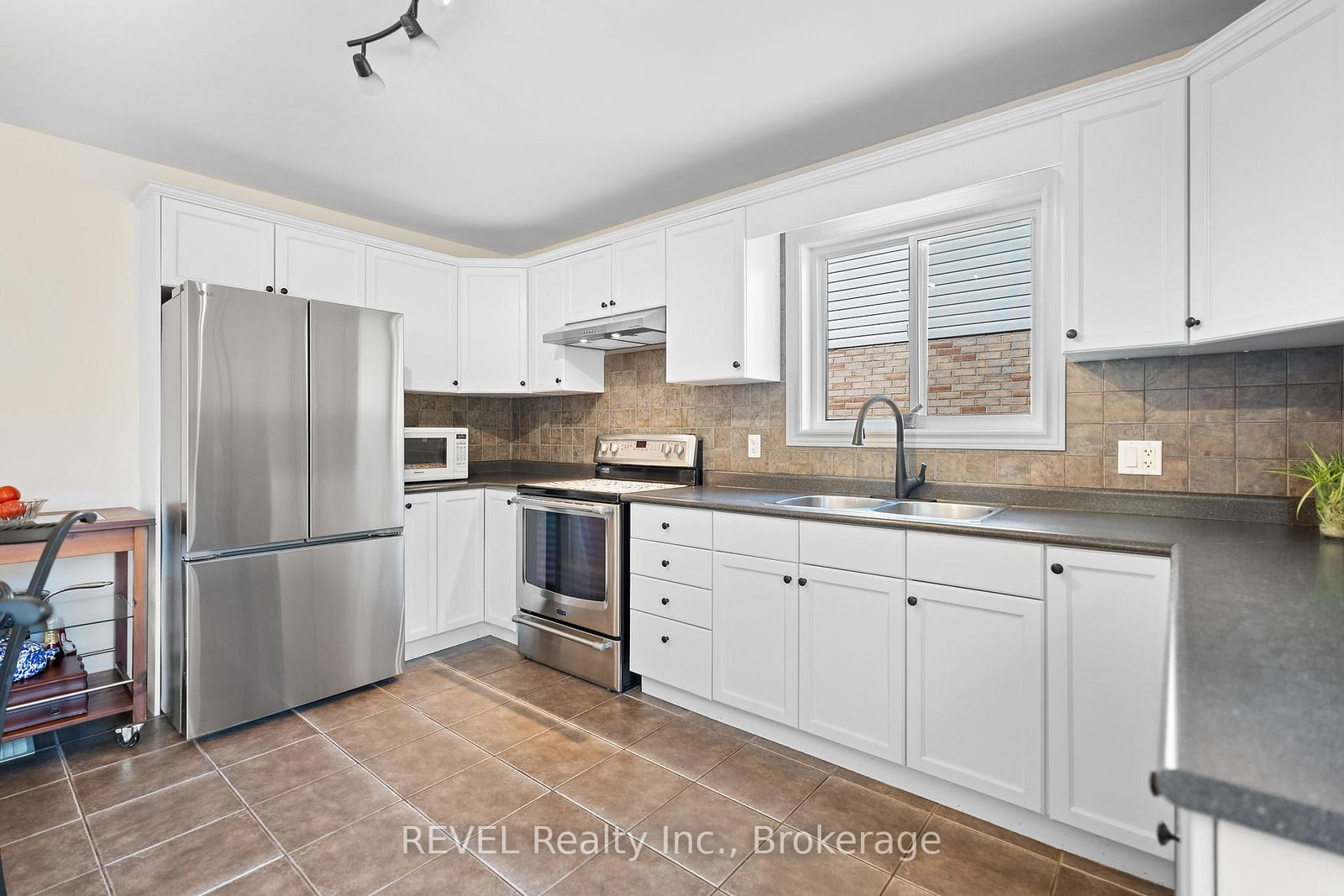 99 Loretta Drive - Photo 10