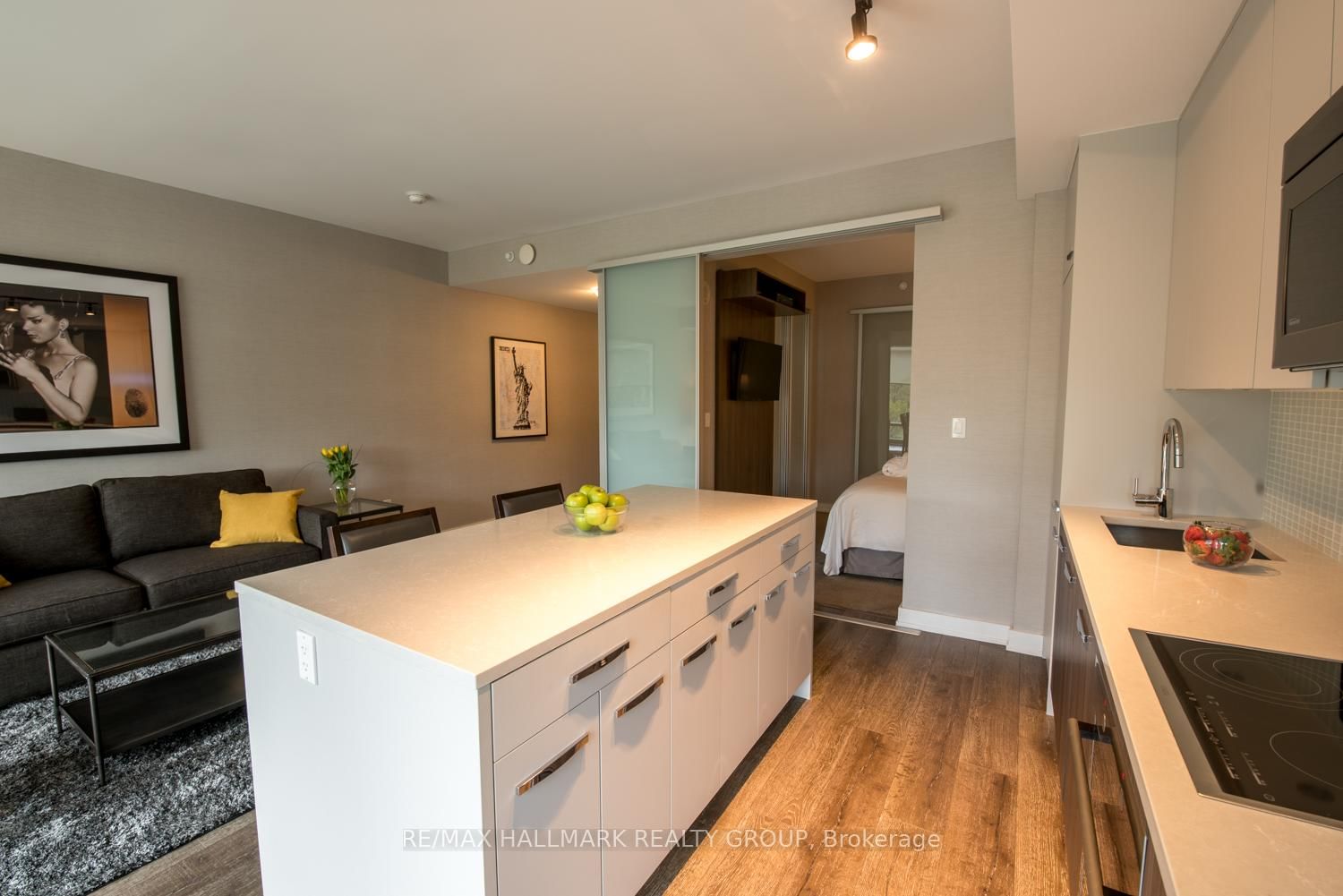 111 Champagne Avenue, Unit 210 - Photo 14