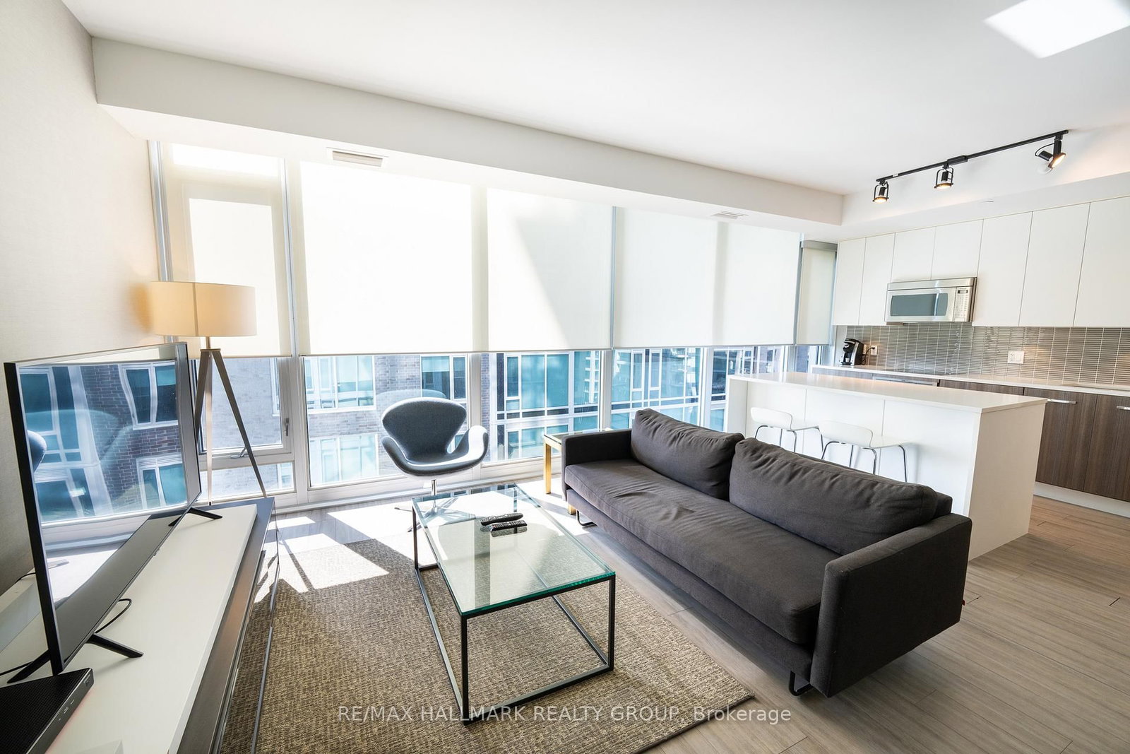 111 Champagne Avenue, Unit 611 - Photo 9