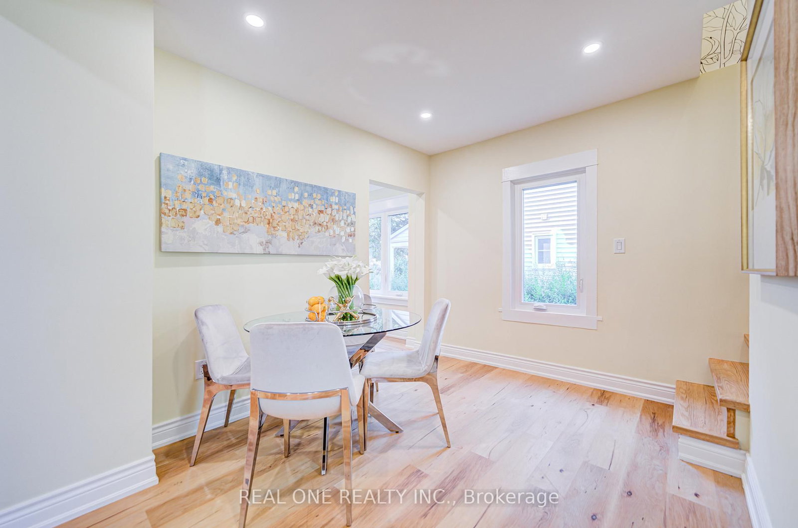4052 SAINT JAMES Avenue - Photo 12