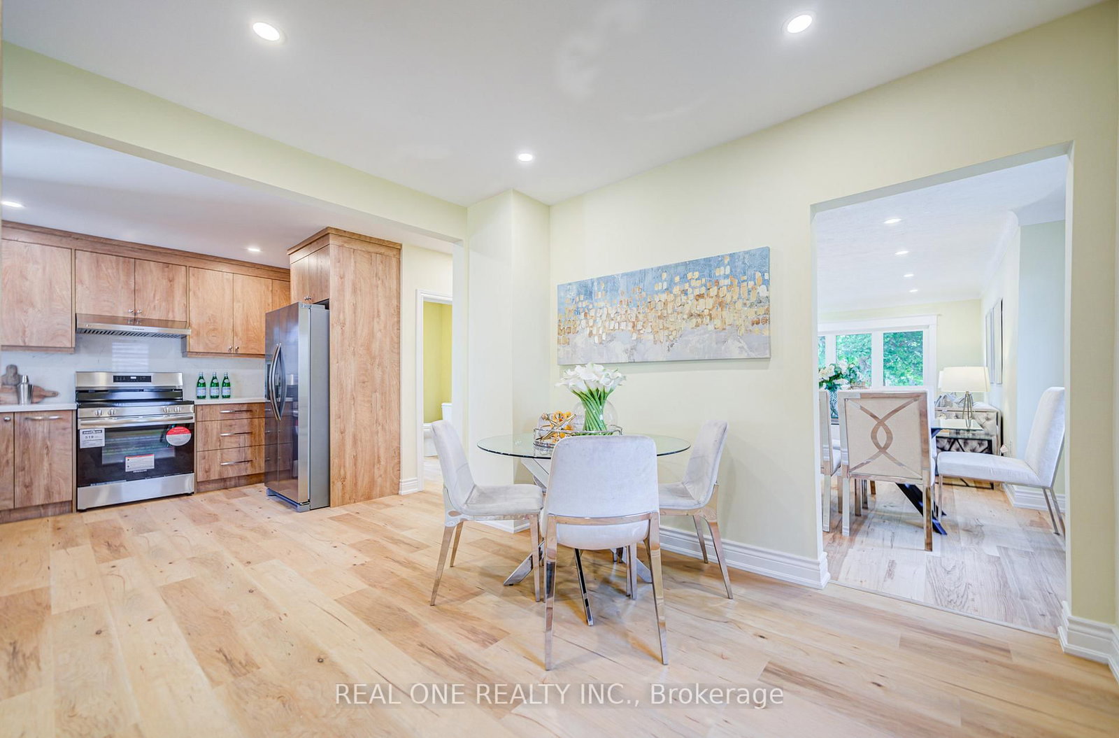 4052 SAINT JAMES Avenue - Photo 13