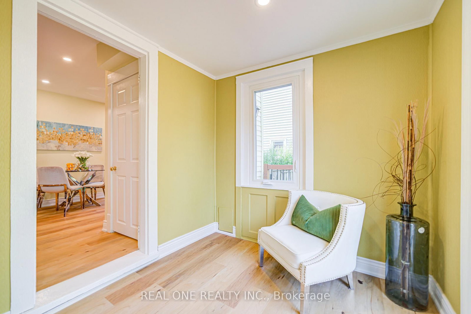 4052 SAINT JAMES Avenue - Photo 18