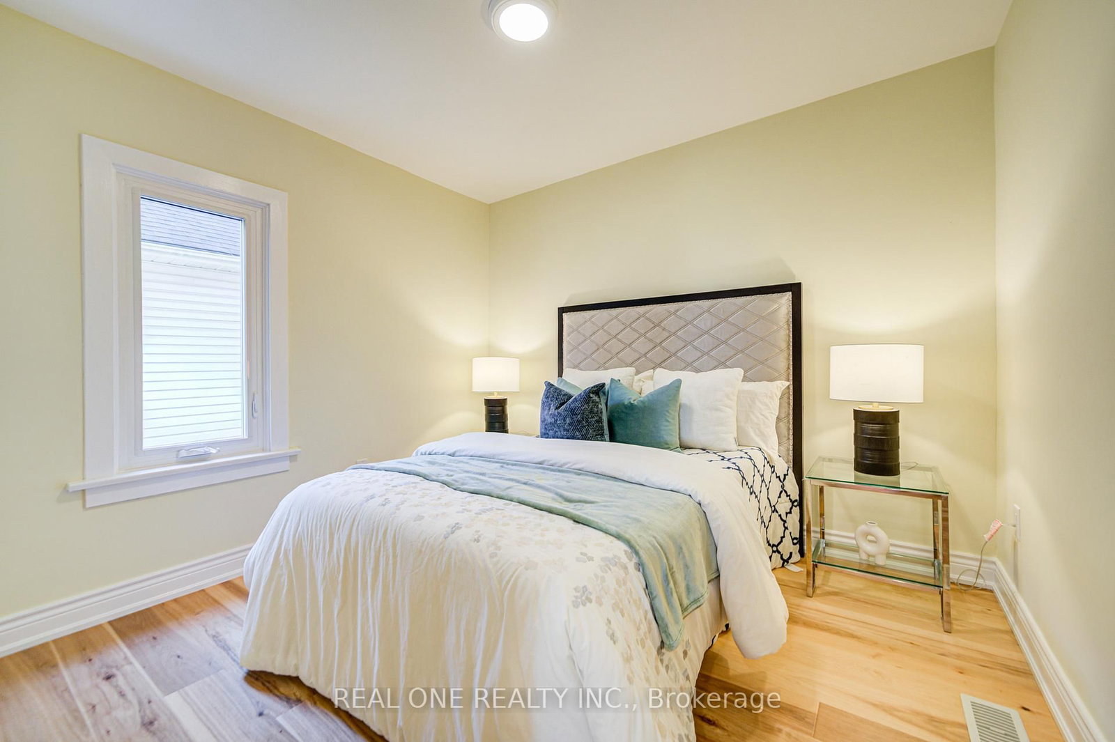 4052 SAINT JAMES Avenue - Photo 25