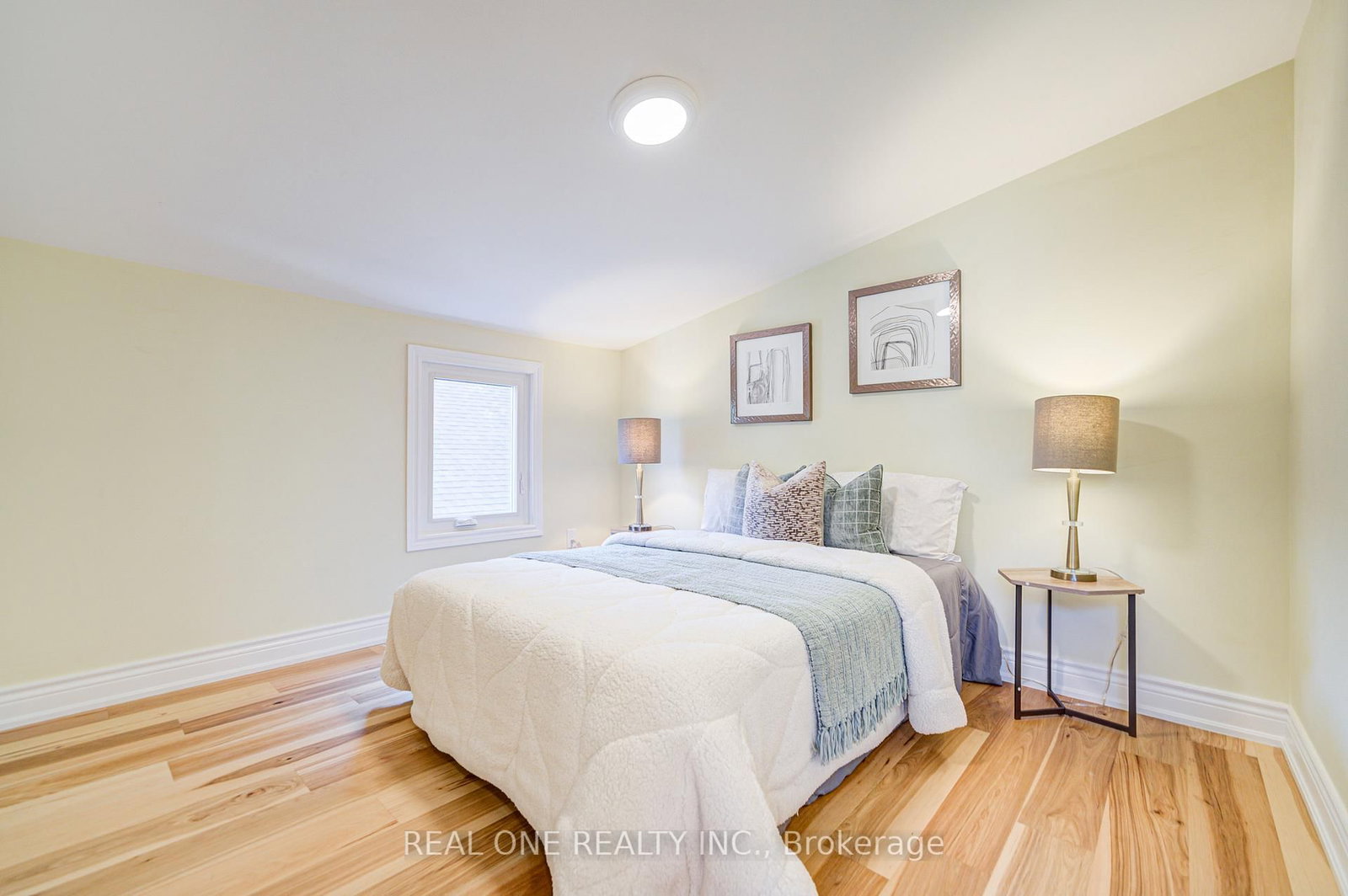 4052 SAINT JAMES Avenue - Photo 27