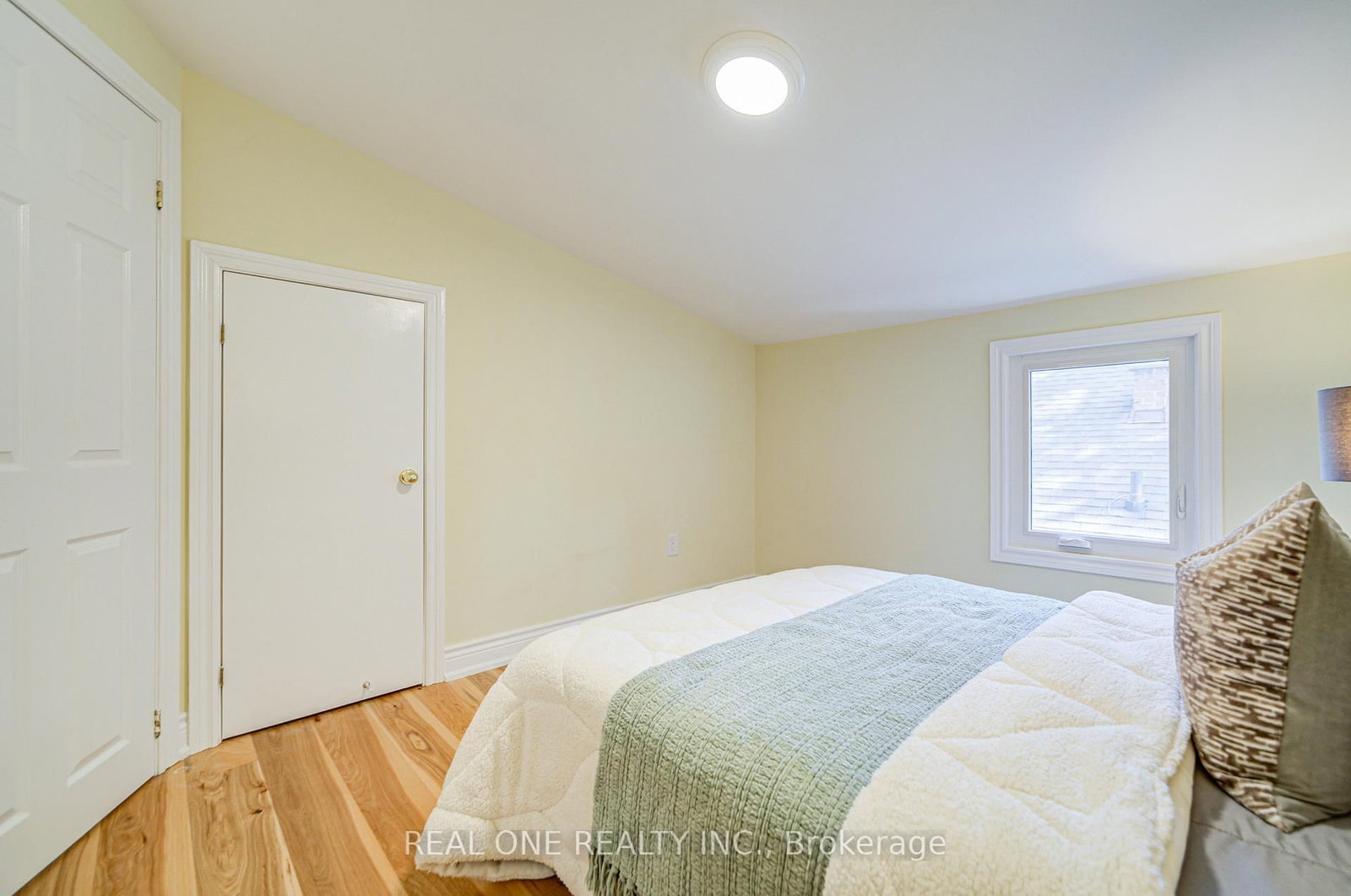 4052 SAINT JAMES Avenue - Photo 30