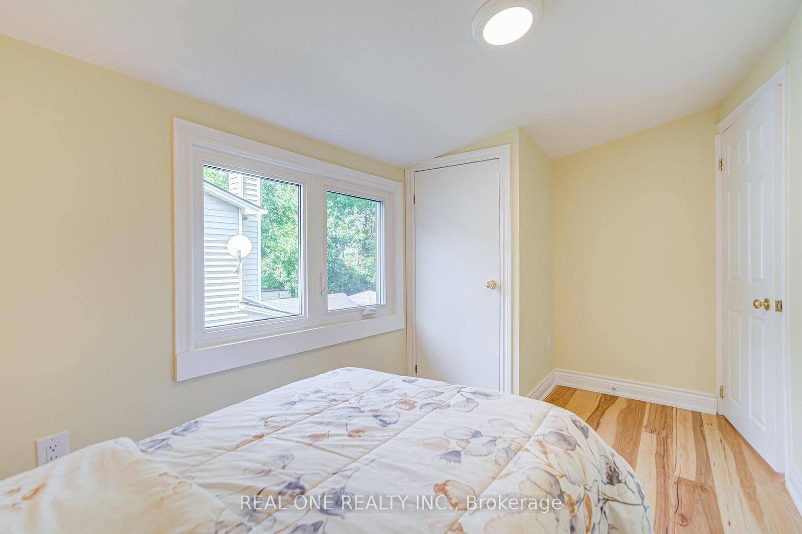 4052 SAINT JAMES Avenue - Photo 33