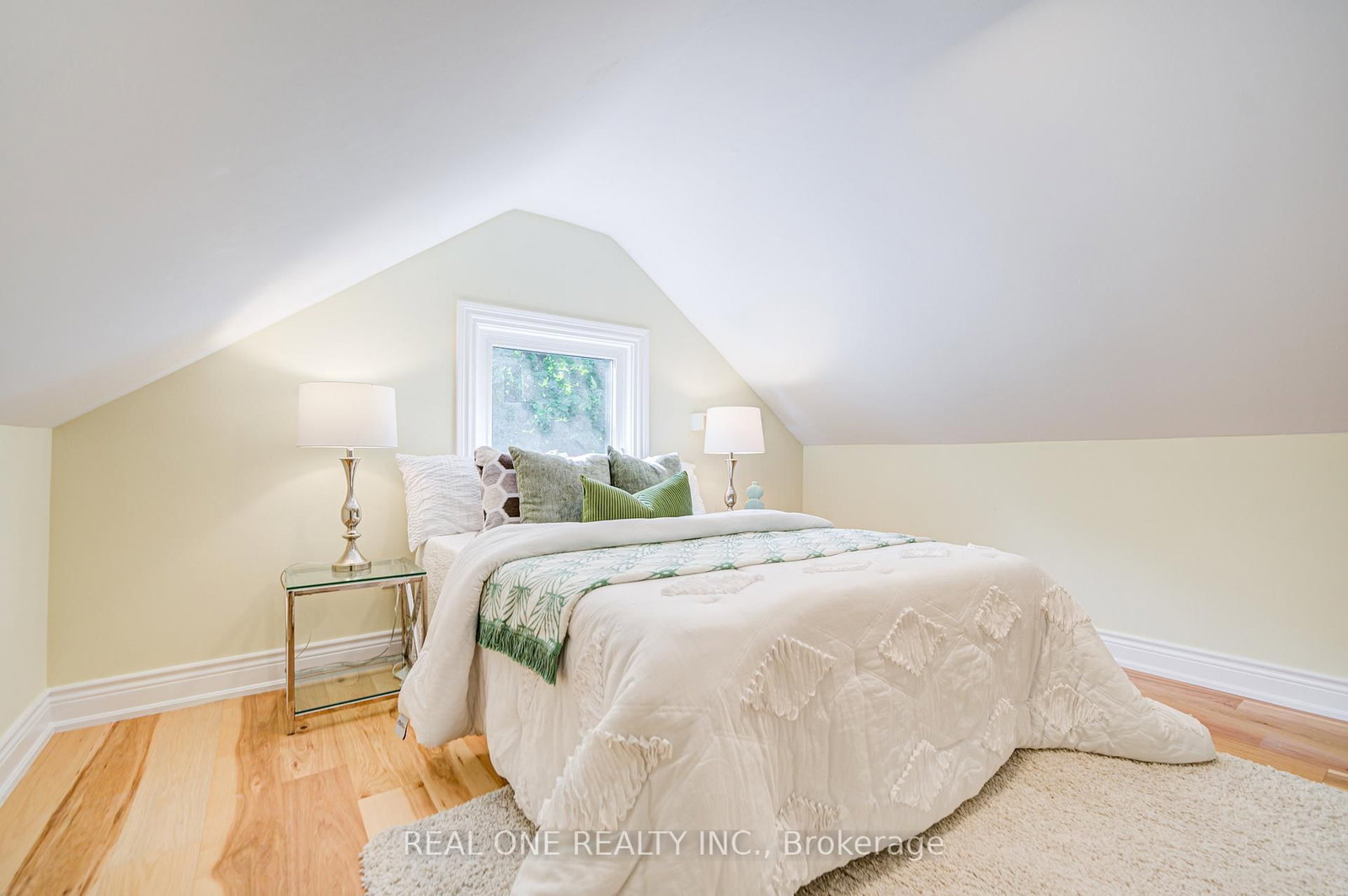 4052 SAINT JAMES Avenue - Photo 35