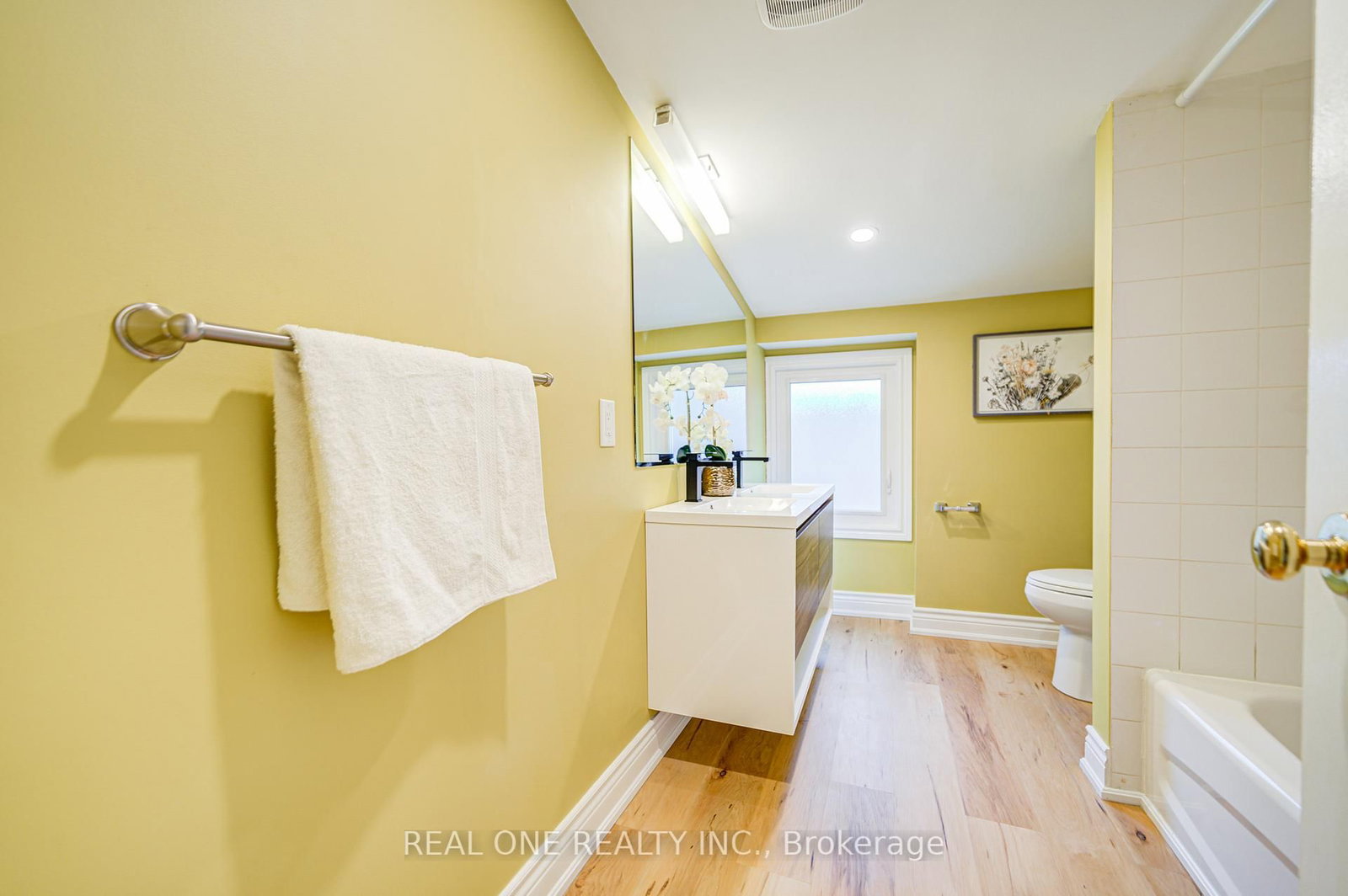 4052 SAINT JAMES Avenue - Photo 36