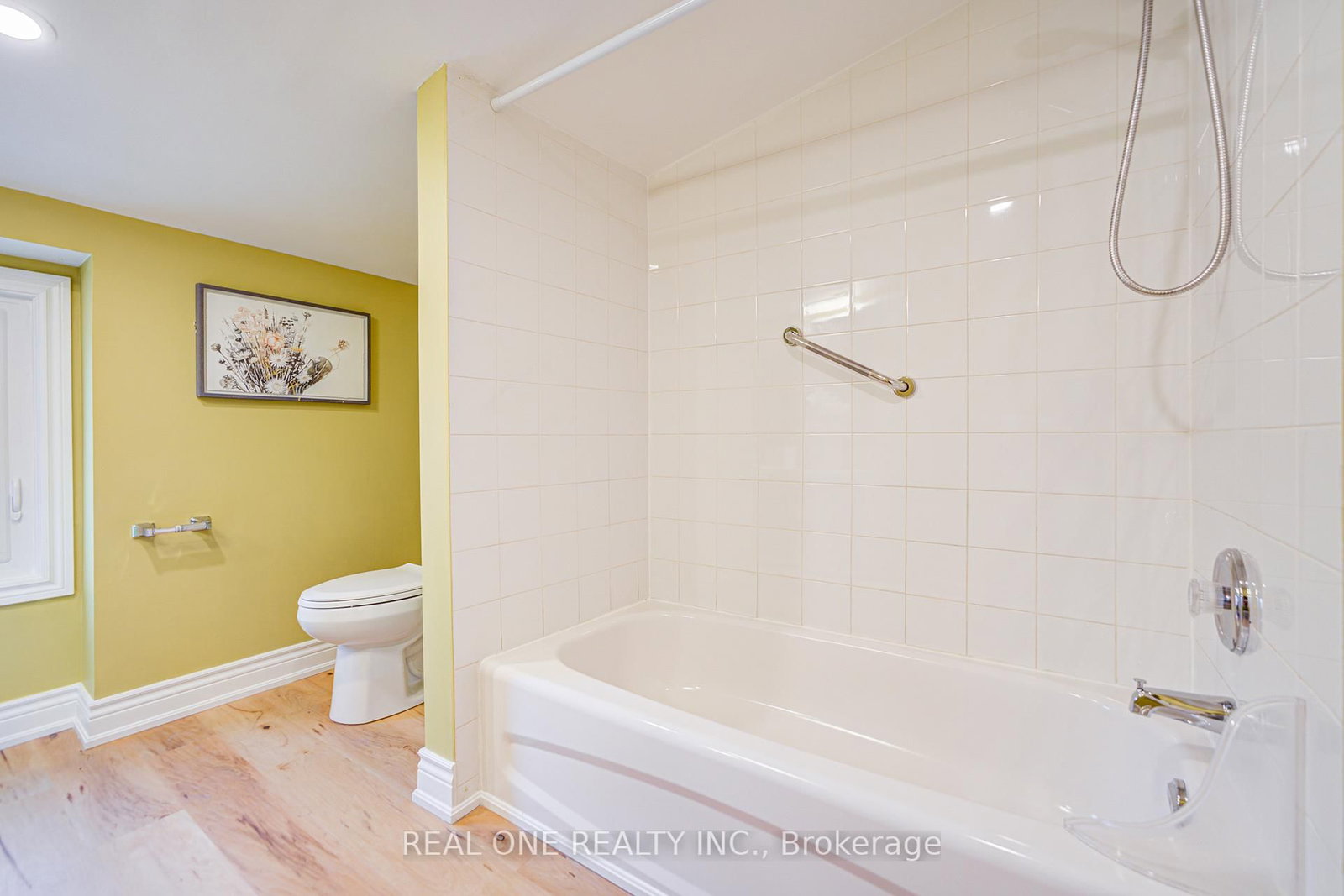 4052 SAINT JAMES Avenue - Photo 38