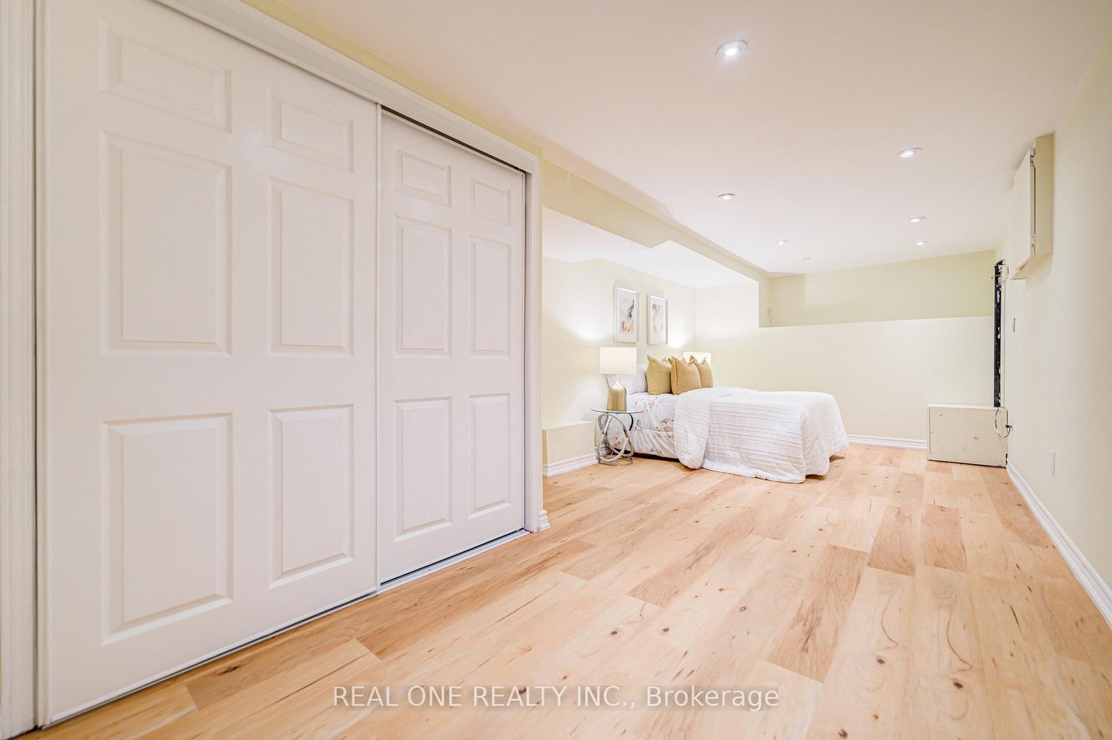 4052 SAINT JAMES Avenue - Photo 41