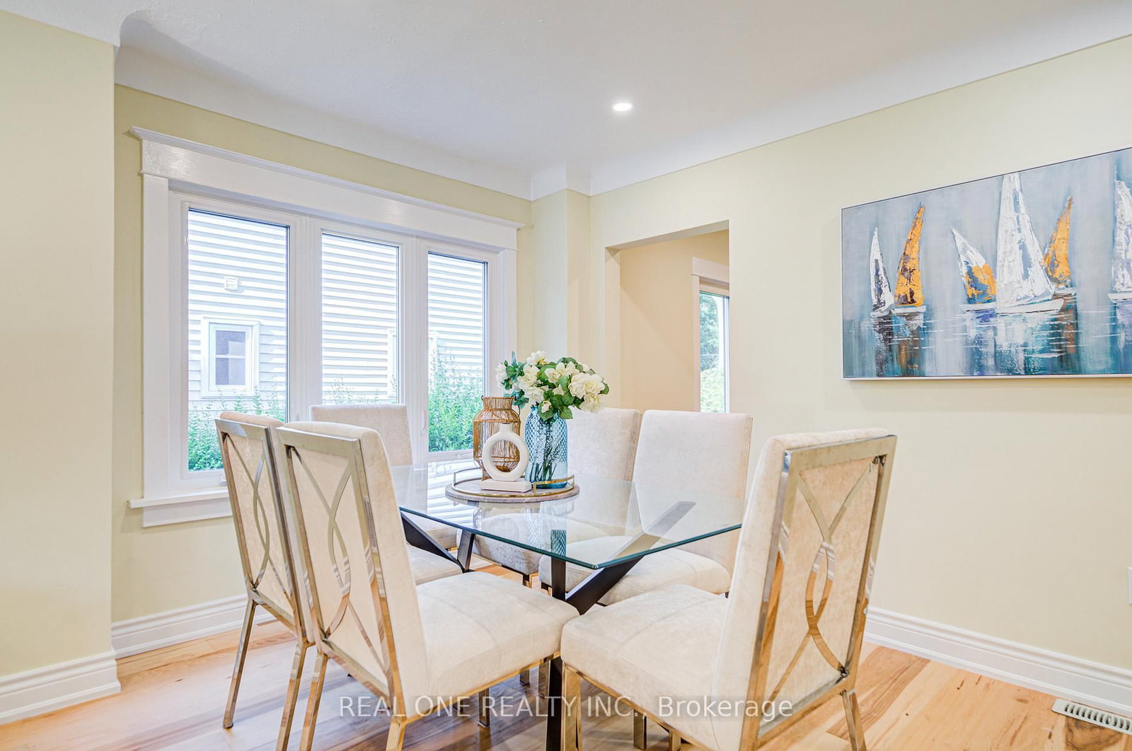 4052 SAINT JAMES Avenue - Photo 9
