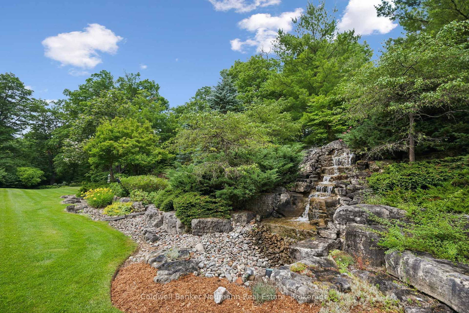 33 Cassin Court • Puslinch, ON photo 17