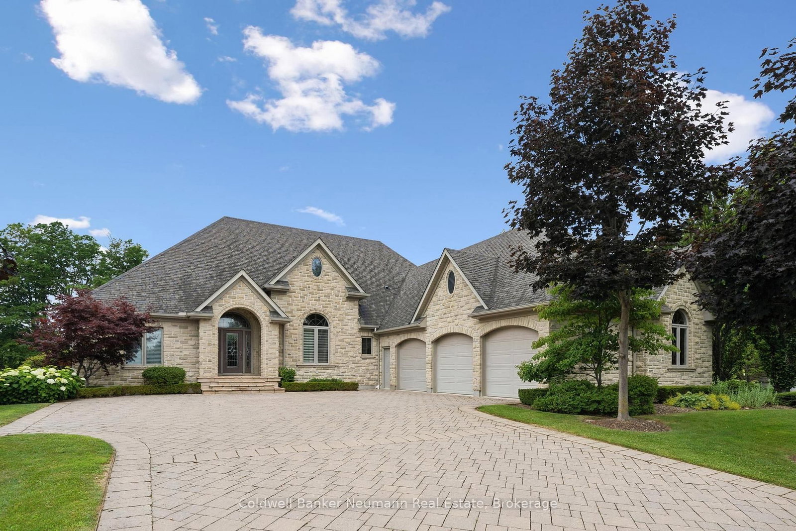 33 Cassin Court • Puslinch, ON photo 4