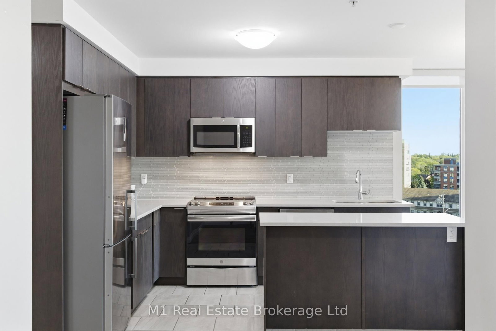 63 Arthur Street S, Unit 705 - Photo 8