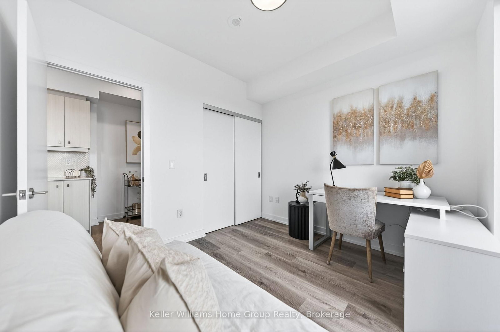 15 Wellington Street S, Unit 2402 - Photo 15