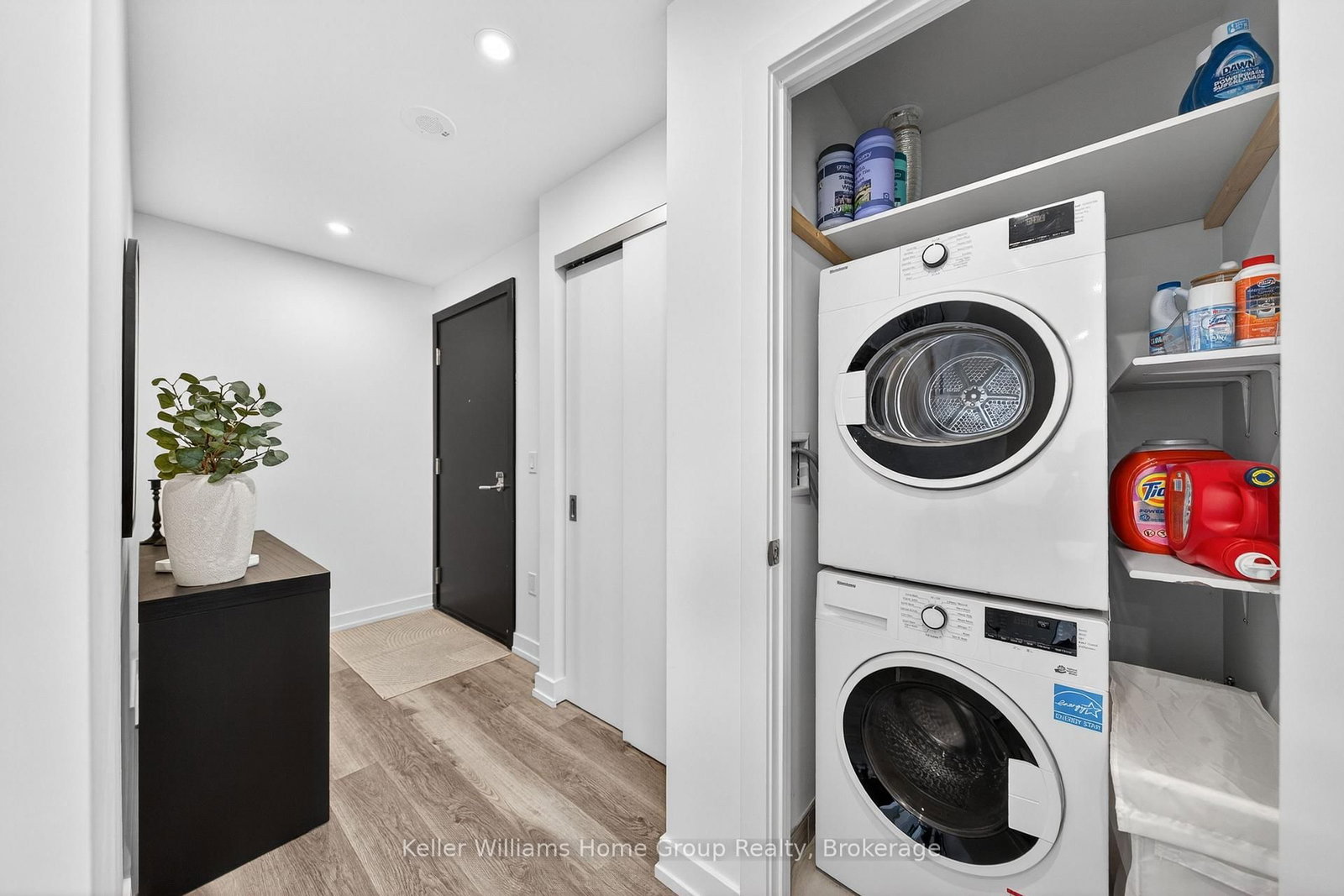 15 Wellington Street S, Unit 2402 - Photo 18