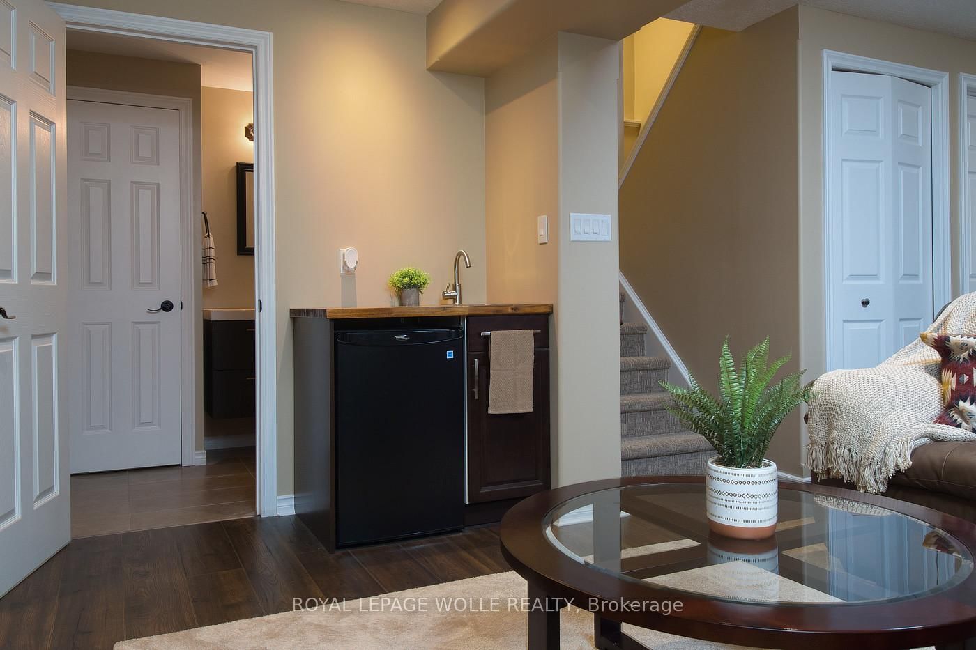 511 Victoria Road N - Photo 36