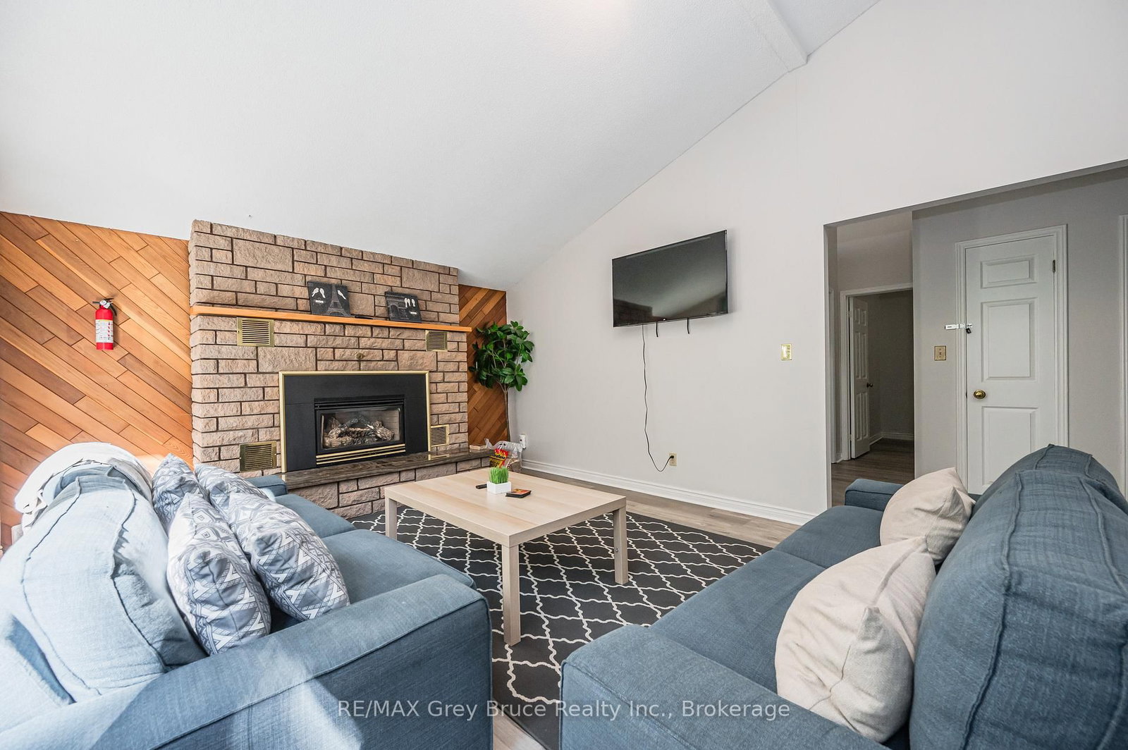 66 HARPUR Drive • Northern Bruce Peninsula, ON photo 10