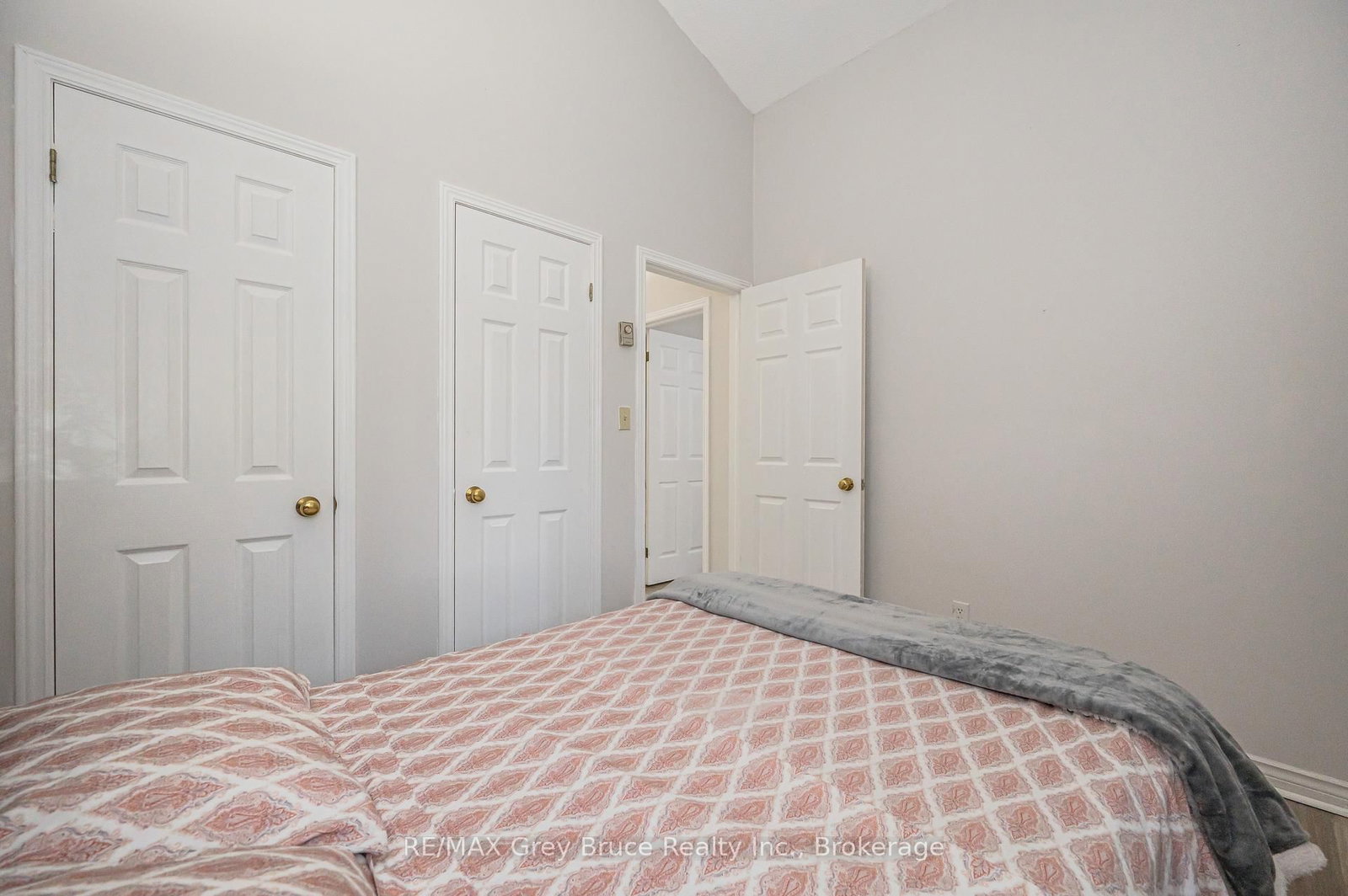 66 HARPUR Drive • Northern Bruce Peninsula, ON photo 21