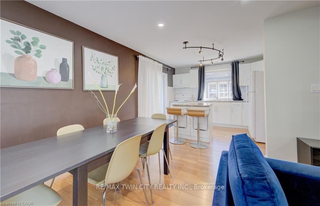 350 Victoria Street S - Photo 4